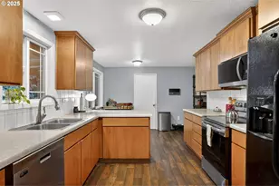 6635 SE Doncaster Dr, Gladstone, OR 97027 - Photo 9