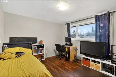 6635 SE Doncaster Dr, Gladstone, OR 97027 - Photo 17