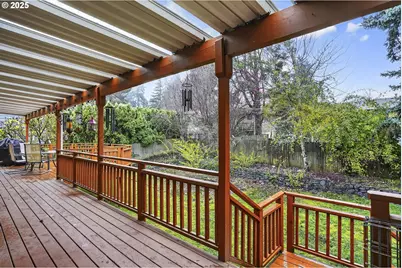 6635 SE Doncaster Dr, Gladstone, OR 97027 - Photo 31