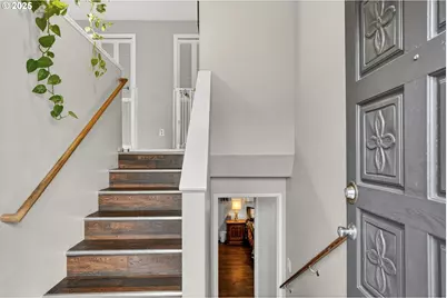 6635 SE Doncaster Dr, Gladstone, OR 97027 - Photo 3