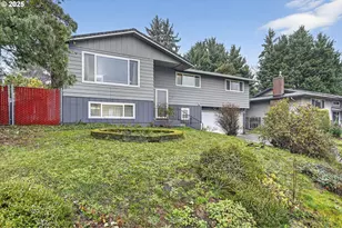 6635 SE Doncaster Dr, Gladstone, OR 97027 - Photo 1