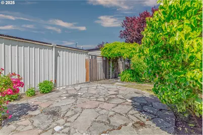 2925 Knott Ter, Coos Bay, OR 97420 - Photo 15