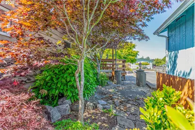 2925 Knott Ter, Coos Bay, OR 97420 - Photo 19