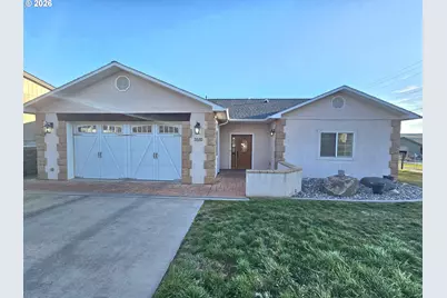 3510 NE King Pl, Pendleton, OR 97801 - Photo 1