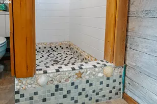 207 E Van Buren St, Cannon Beach, OR 97110 - Photo 35