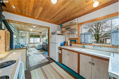 207 E Van Buren St, Cannon Beach, OR 97110 - Photo 11