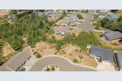 2 Nautical Ct, Coos Bay, OR 97420 - Photo 7