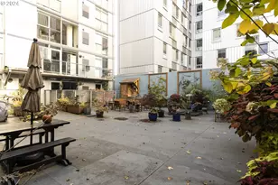 533 NE Holladay St, Portland, OR 97232 - Photo 17