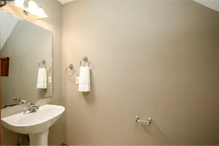 2296 NW Mahala Way, McMinnville, OR 97128 - Photo 9