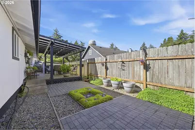 2055 11th St, Florence, OR 97439 - Photo 39