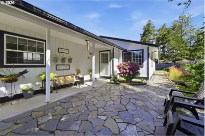 2055 11th St, Florence, OR 97439 - Photo 3