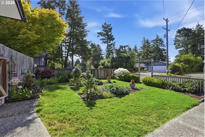 2055 11th St, Florence, OR 97439 - Photo 45