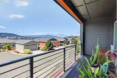 119 Ingram Pl, White Salmon, WA 98672 - Photo 9
