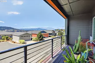 119 Ingram Place, White Salmon, WA 98672 - Photo 9