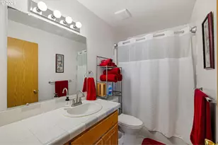 5524 E St, Springfield, OR 97478 - Photo 13