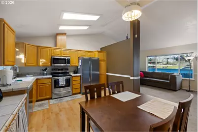 5524 E St, Springfield, OR 97478 - Photo 11