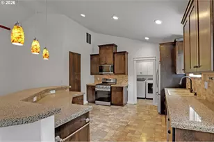 14018 SW Butner Rd, Beaverton, OR 97006 - Photo 11
