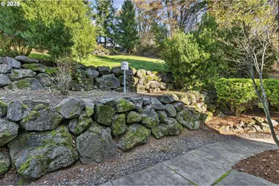 880 Springtree Ln, West Linn, OR 97068 - Photo 5