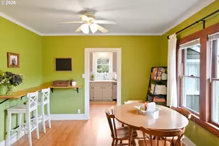 424 S 3rd St, Silverton, OR 97381 - Photo 9