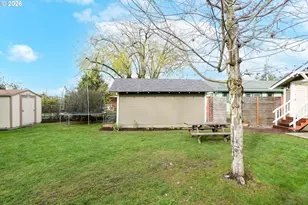 424 S 3rd St, Silverton, OR 97381 - Photo 31