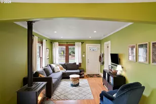 424 S 3rd St, Silverton, OR 97381 - Photo 7