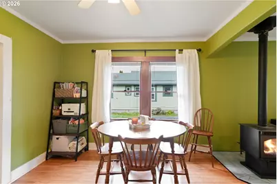 424 S 3rd St, Silverton, OR 97381 - Photo 11