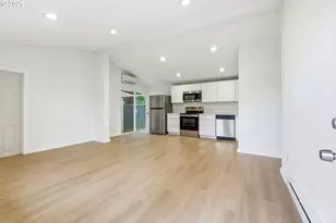 2004 SE 143rd Ave, Portland, OR 97233 - Photo 7