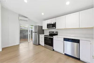 2004 SE 143rd Ave, Portland, OR 97233 - Photo 13