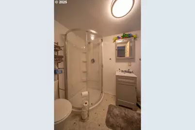 1900 Rowe St, Reedsport, OR 97467 - Photo 23