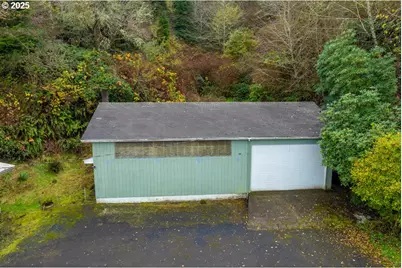 1900 Rowe St, Reedsport, OR 97467 - Photo 29