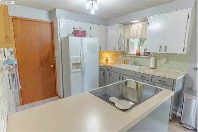 1095 N Manzanita St, Canby, OR 97013 - Photo 11