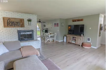 1095 N Manzanita St, Canby, OR 97013 - Photo 9