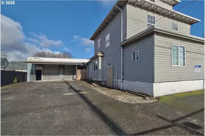 8523 SE Stark St, Portland, OR 97216 - Photo 5