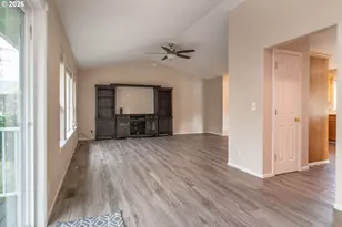 484 SE Clearwater Ct, Roseburg, OR 97470 - Photo 13