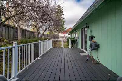 484 SE Clearwater Ct, Roseburg, OR 97470 - Photo 31