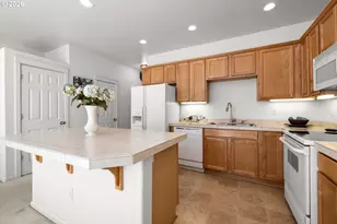 21904 NE Larkspur Ln, Fairview, OR 97024 - Photo 5