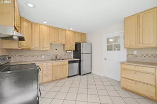 801 Manor Pl, Tillamook, OR 97141 - Photo 9