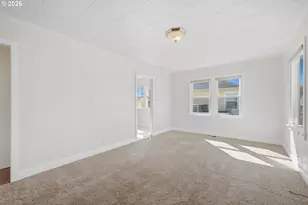 801 Manor Pl, Tillamook, OR 97141 - Photo 7