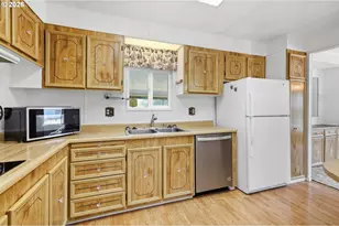 1199 N Terry St, Eugene, OR 97402 - Photo 5