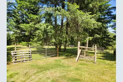 1401 Reuben Boise Rd, Dallas, OR 97338 - Photo 9