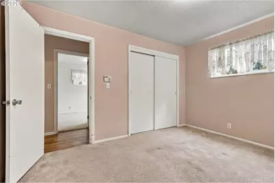 8123 SE Roots Rd, Milwaukie, OR 97267 - Photo 37