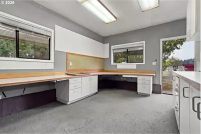 8123 SE Roots Rd, Milwaukie, OR 97267 - Photo 7