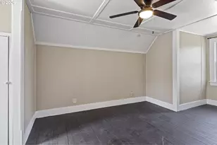 210 SE 4th St, Oakland, OR 97462 - Photo 23