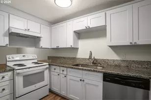 3930 Lake Grove Ave, Lake Oswego, OR 97035 - Photo 9