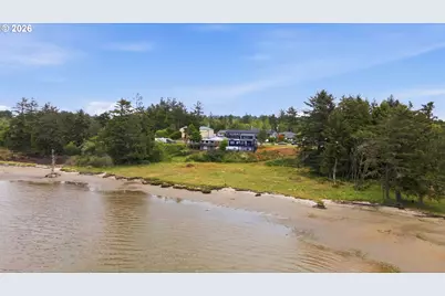 842 S Empire Blvd, Coos Bay, OR 97420 - Photo 3