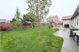 10503 Emily Dr, Island City, OR 97850 - Photo 23