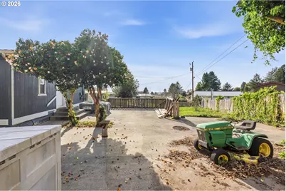 16172 Wedgewood Ln, Brookings, OR 97415 - Photo 5