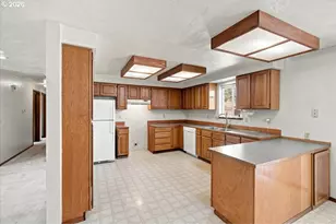 1423 32nd Ave, Albany, OR 97322 - Photo 9