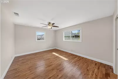 1025 NW Basco Ave, Roseburg, OR 97471 - Photo 13