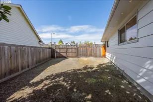 1025 NW Basco Ave, Roseburg, OR 97471 - Photo 33